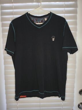 Robert Graham Damien Black V-Neck T-Shirt Skull Crown Embroidered Size M Cotton